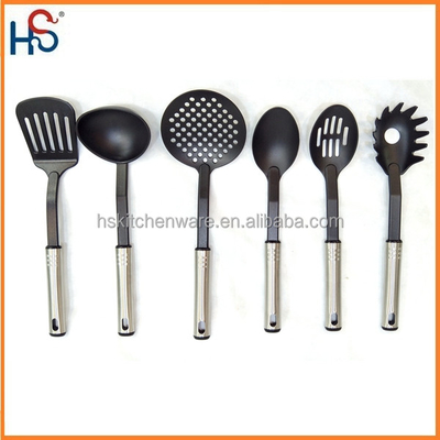 Moderno set di utensili da cucina in nylon per utensili da cucina nei prodotti per la casa