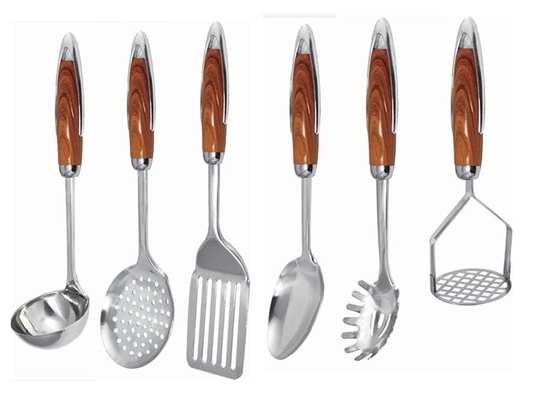 Strumenti da cucina in acciaio inossidabile a 7 pezzi sostenibili e personalizzabili per la cucina moderna