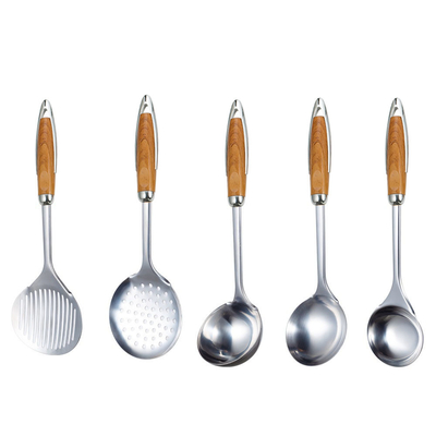 Strumenti da cucina in acciaio inossidabile a 7 pezzi sostenibili e personalizzabili per la cucina moderna