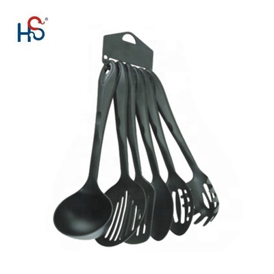 Unico utensili da tavola utensili da cucina imposta l' ultima soluzione di selezione dello spazio in una stanza sostenibile