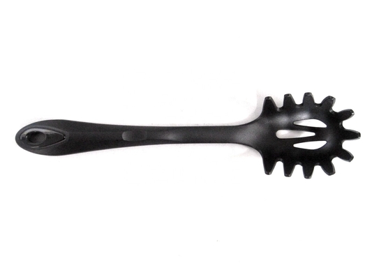 Unico utensili da tavola utensili da cucina imposta l' ultima soluzione di selezione dello spazio in una stanza sostenibile