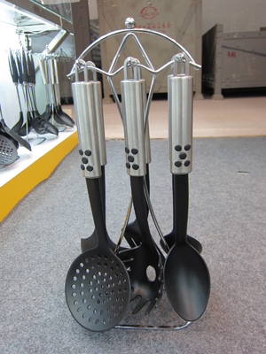 Set utensili Prodotti cinesi Accesori da cucina in acciaio inossidabile ODM o OEM accettato