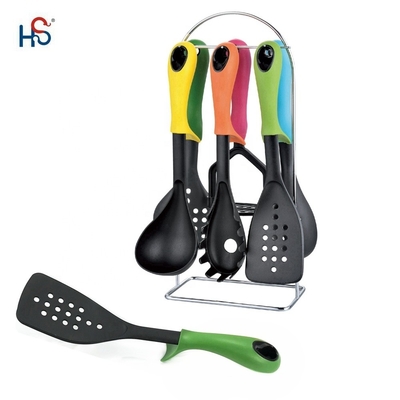 Set di utensili da cucina antiaderenti e accessori da cucina Una combinazione vincente