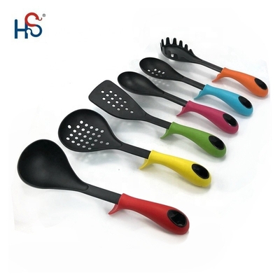 Set di utensili da cucina antiaderenti e accessori da cucina Una combinazione vincente
