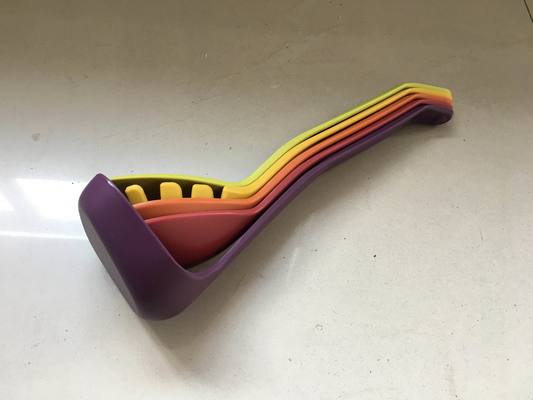 Per la stagione autunnale è essenziale acquistare attrezzi da cucina e utensili in nylon per una cucina intelligente