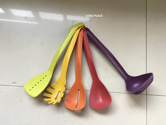 Per la stagione autunnale è essenziale acquistare attrezzi da cucina e utensili in nylon per una cucina intelligente