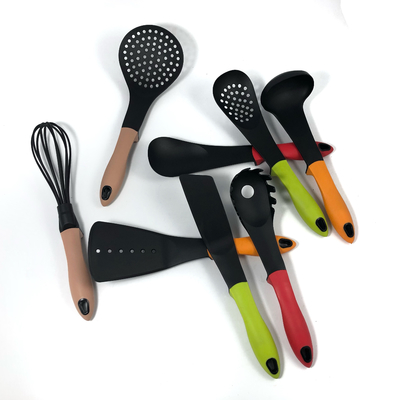 Cucchiaio antiaderente per utensili da cucina e utensili da cucina multifunzione