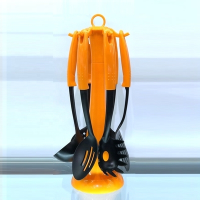 Set di utensili da cucina in nylon resistenti al calore ad alte temperature per prodotti domestici