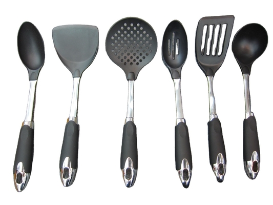 Apparecchi da cucina imperdibili per ogni servizio di personalizzazione di cucina domestica fornito
