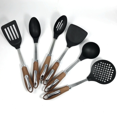 Home utensili da cucina Cucchiai resistenti al calore con tipo e materiale in plastica PA66