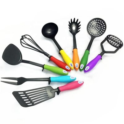 Set di utensili da cucina colorati in nylon di plastica per elettrodomestici domestici