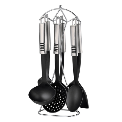 Apparecchi da cucina con rivestimento antiaderente e resistenza alle alte temperature