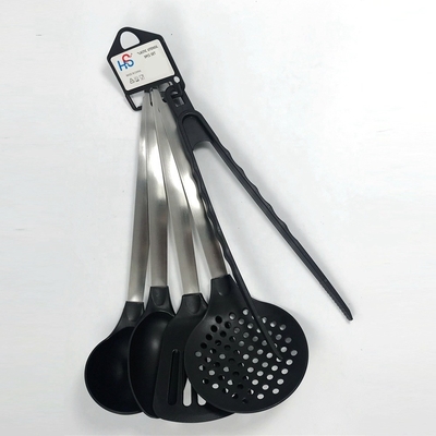 Set di utensili da cucina antiaderenti per un'esperienza di cottura sostenibile e flessibile