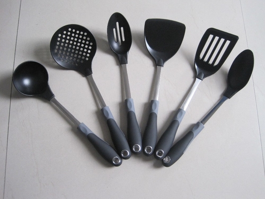 Apparecchi da cucina flessibili per ogni colore Apparecchi da cucina e design resistenti al calore