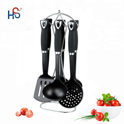 Gli accessori di cucina antiaderenti si adattano perfettamente alla vostra cucina moderna ed ecologica