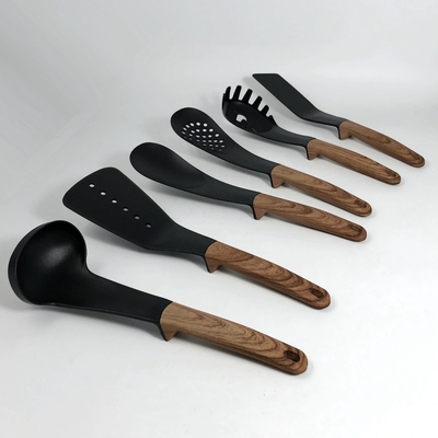 Accessori da cucina utensili da cucina non tossici personalizzati con utensili a maniglia ABS neri
