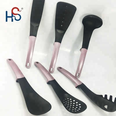 Set di utensili da cucina in nylon compatto per la cucina