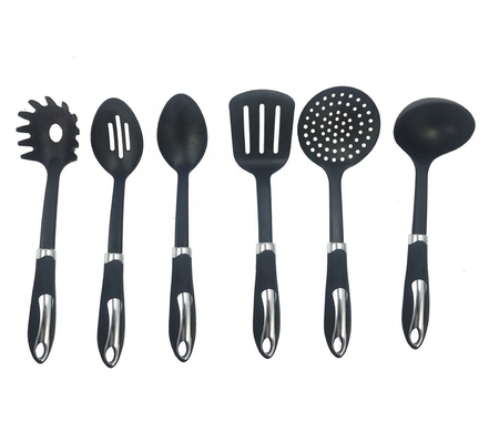 Strumenti da cucina e gadget non appiccicosi a 7 pezzi per qualsiasi colore