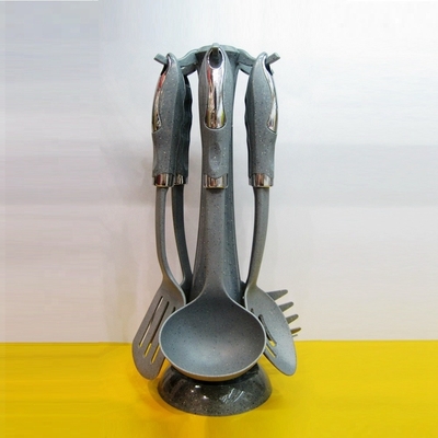 Strumenti da cucina e gadget non appiccicosi a 7 pezzi per qualsiasi colore